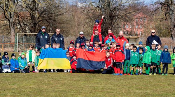 Die G-Junioren des Spieltages West solidarisieren sich mit der Ukraine